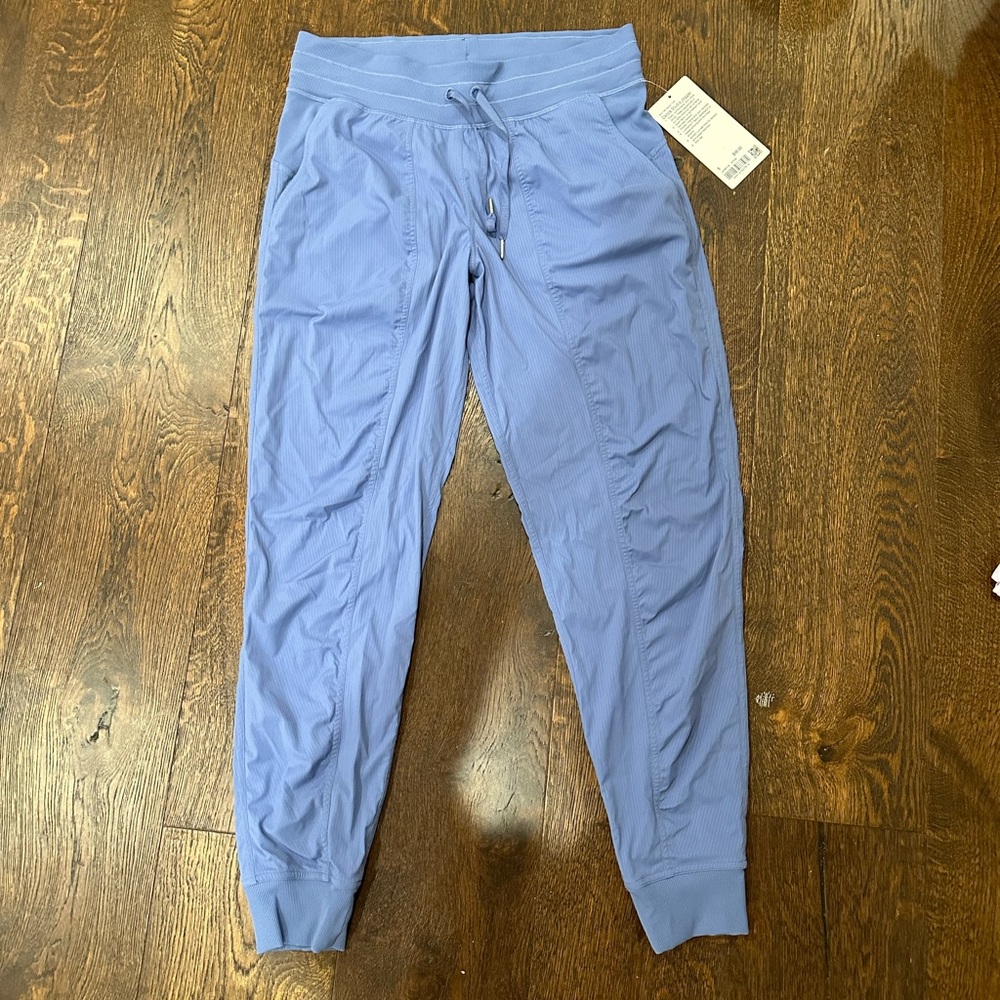 BRAND NEW LULULEMON WATERDROP DANCE STUDIO JOGGERS — RARE!!!!